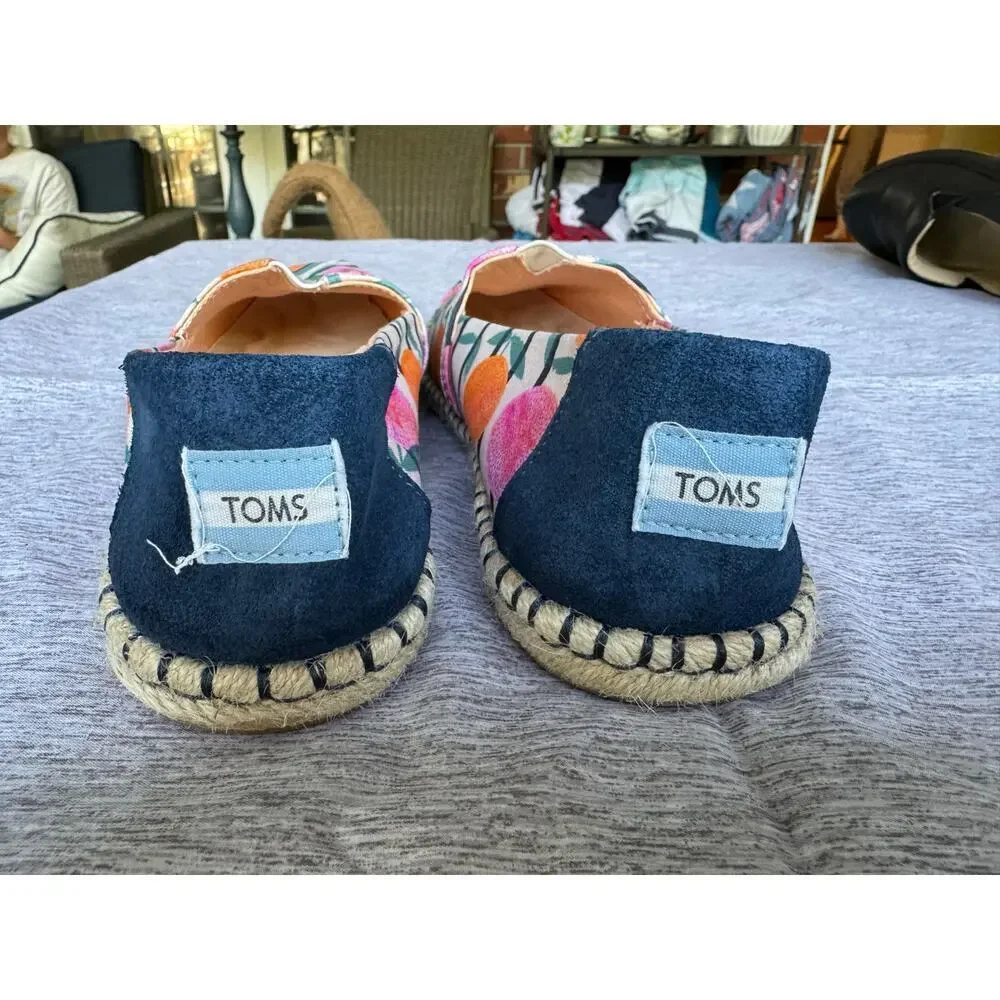 TOMS Classic Citrus/Orange Espadrille slip on shoes, size 8.5